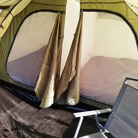 A La Tente Campagnarde